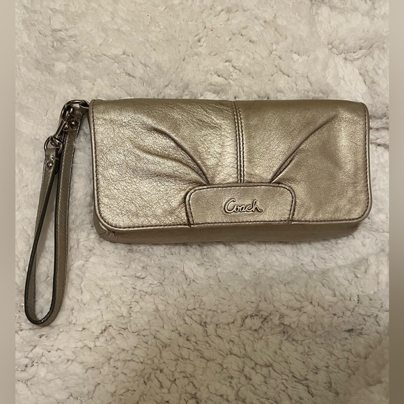 Coach Handbags - Coach Vintage Metallic Gold Large Wristlet Clutch Bag EUC